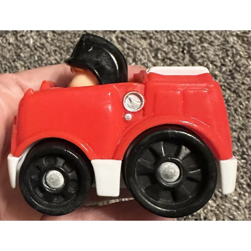 Fisher Price Little People WHEELIES FIRETRUCK Race Car 2009 Vintage Red